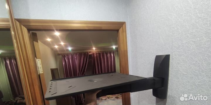 Кронштейн для телевизора на стену