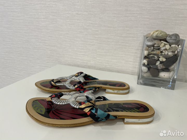 Шлепанцы женские