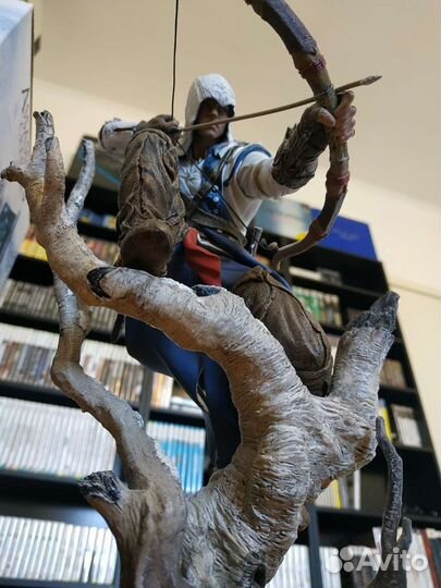 Фигурка из игры Аssasin's creed 3, Connor Hunter