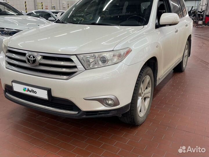 Toyota Highlander 2011 Р±РµР»С‹Р№