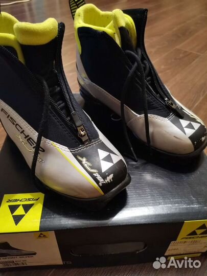 Лыжные ботинки