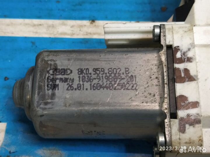 Мотор стеклоподъемника правый VW Touareg 10-18