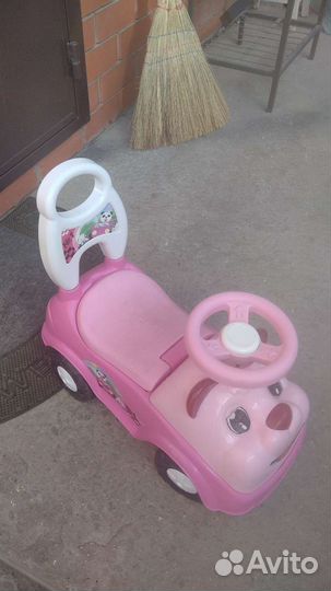 Машинка каталка толокар