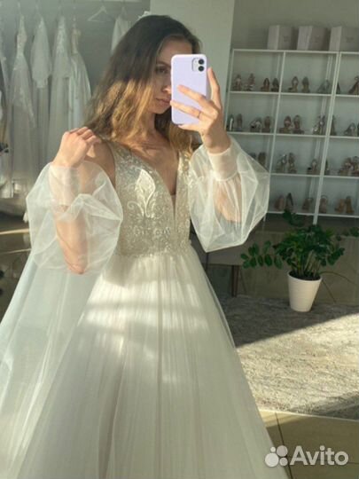 Свадебное платье со шлейфом