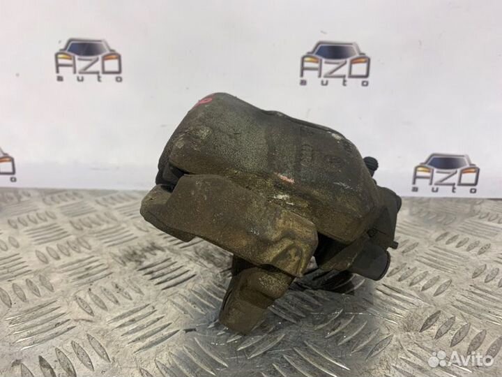 Суппорт тормозной передний правый Volkswagen Jetta