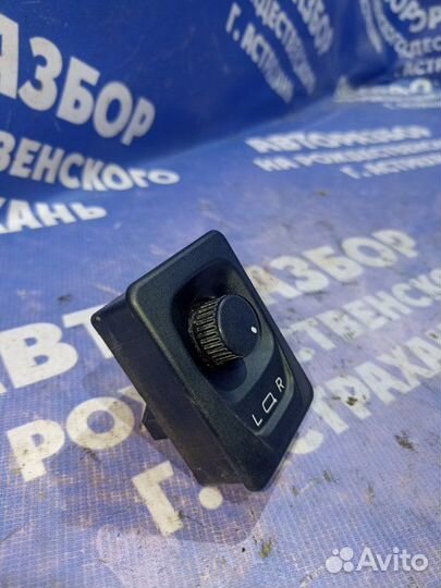 Блок управления зеркалами Chevrolet Niva