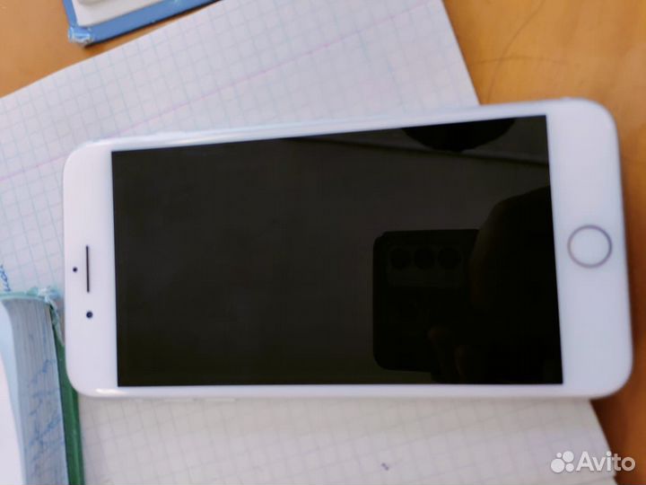 iPhone 8 Plus, 64 ГБ