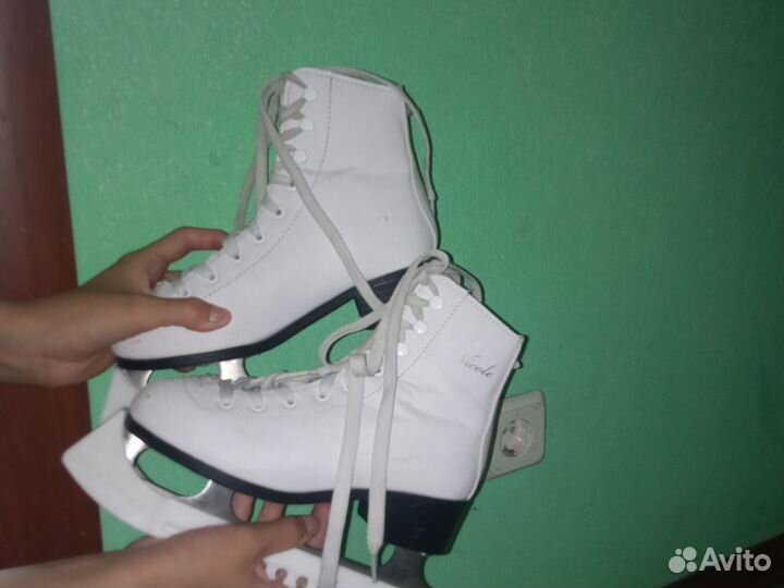 Коньки фигурные 35 размер