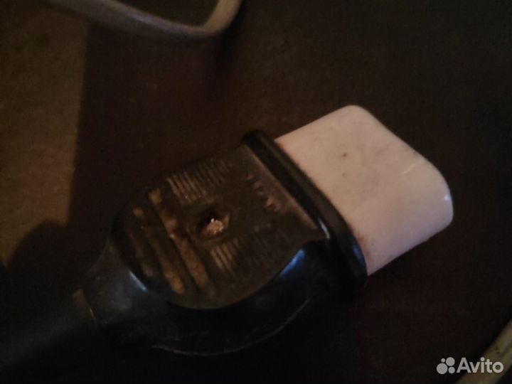 Провод с вилкой