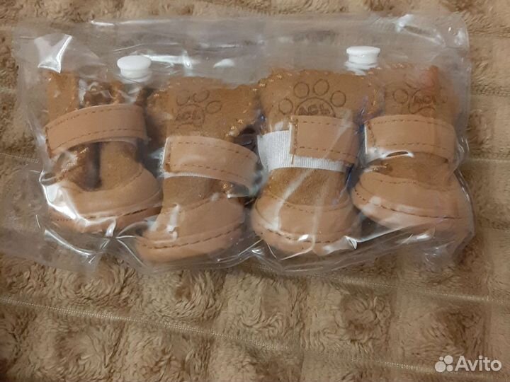 Куртка и ботиночки для маленьких собачек