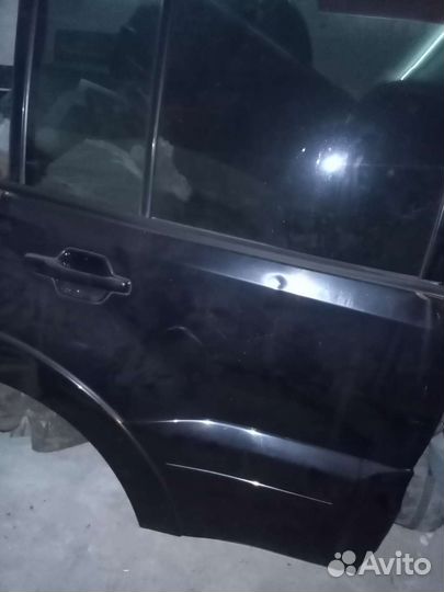 Дверь mitsubishi pajero 4