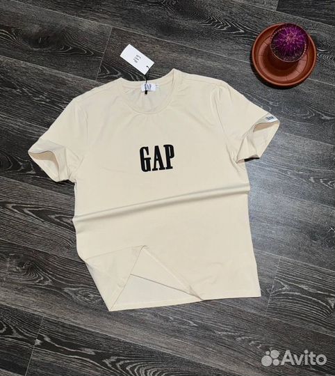 Футболка Yeezy Gap