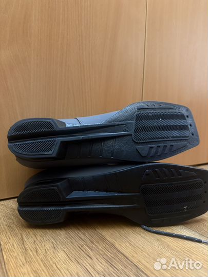 Лыжные ботинки 42 размер