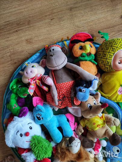 Мягкие игрушки, рюкзачок, мешки для подарков