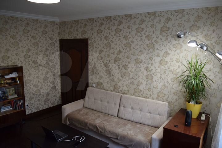 2-к. квартира, 54 м², 1/3 эт.