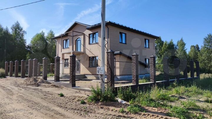 Коттедж 411 м² на участке 15 сот.