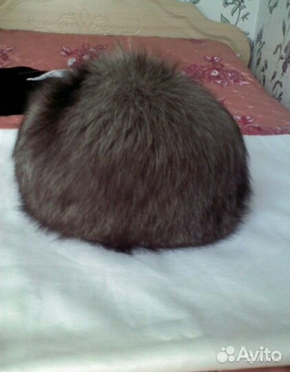 Шапка 56 р, и нутриевая шуба