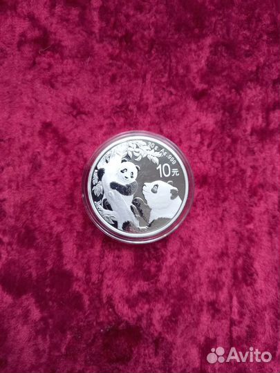 Монета 10 юаней 2021 Китай