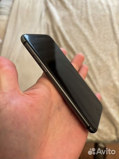 iPhone 8, 64 ГБ