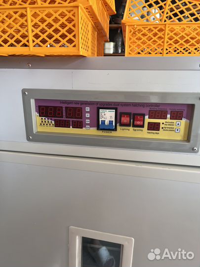 Инкубатор для яиц автоматический