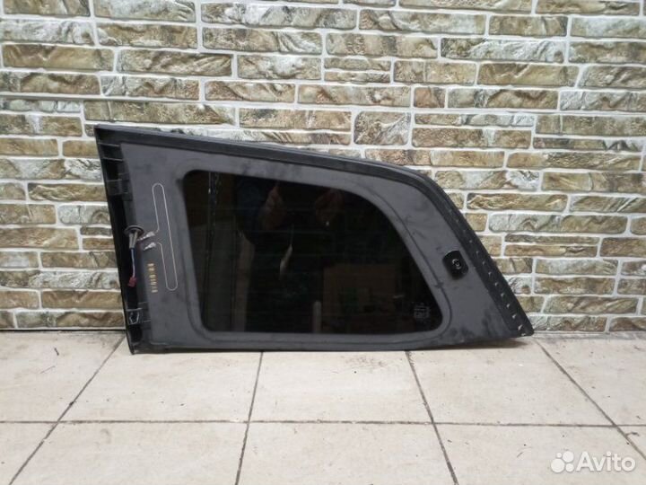 Форточка кузова задняя правая Mercedes-Benz Gl