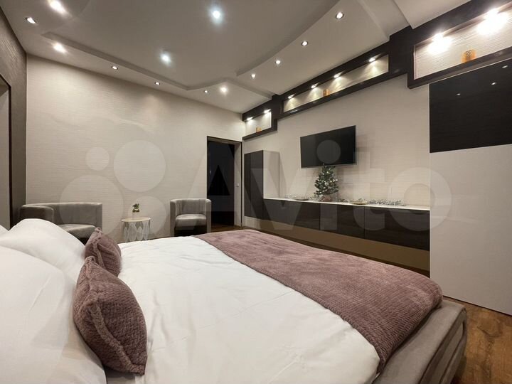 2-к. квартира, 80 м², 2/6 эт.