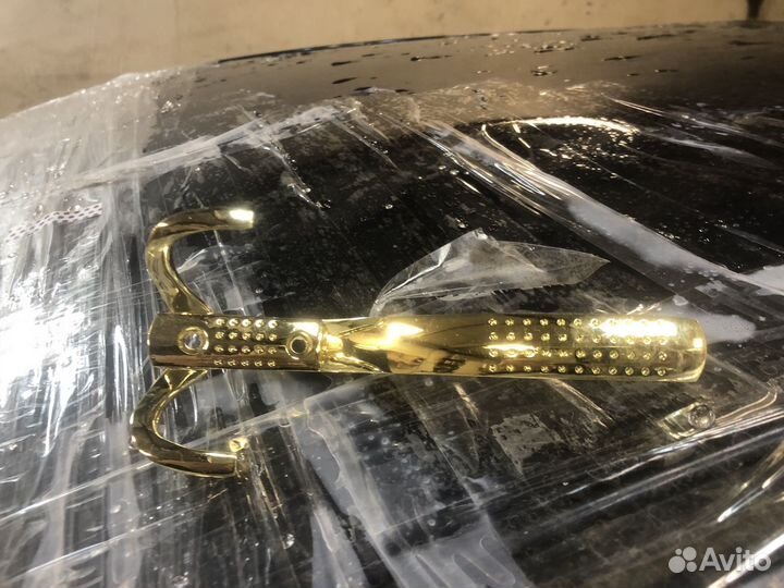 Крючки для вешалки