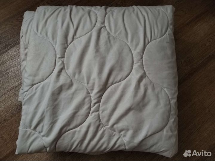 Одеяло из верблюжьей шерсти