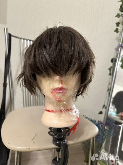 Парик коричневый волнистый