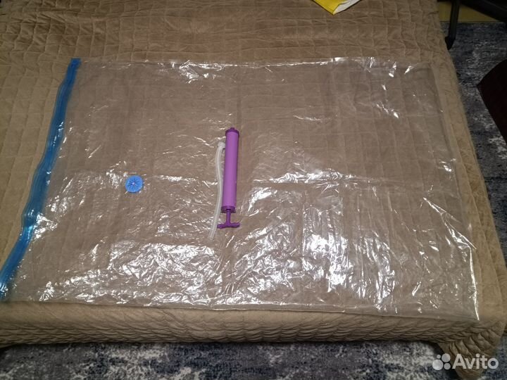 Большой пакет для одежды с вакуумным насосом