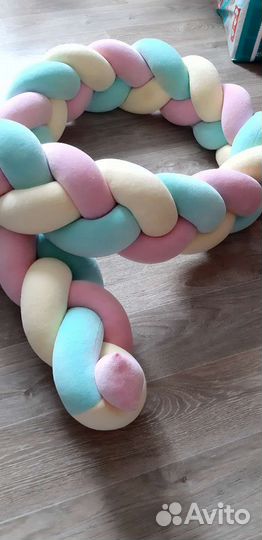 Бортики в кроватку косичка-зефирка