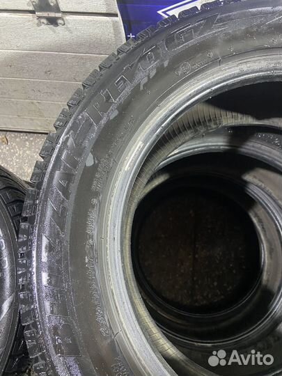 Bridgestone Blizzak Revo GZ 235/55 R17 99S