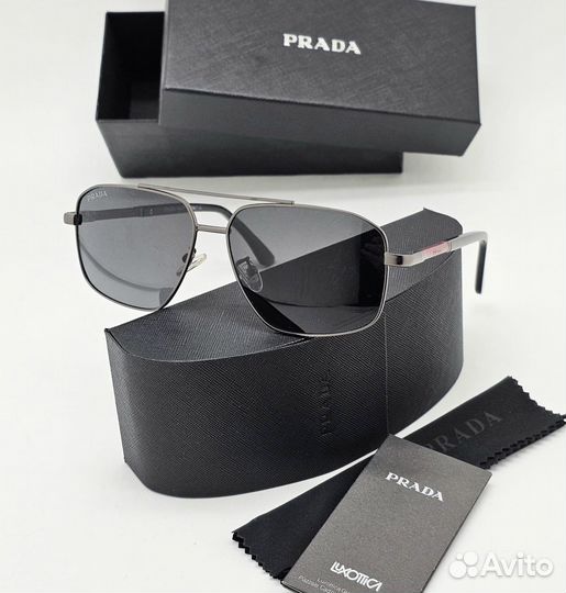 Солнцезащитные очки Prada