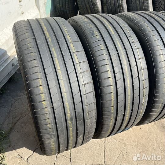 Pirelli P Zero PZ4 285/35 R23 и 325/30 R23