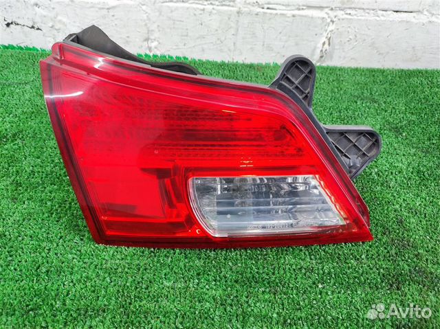 Фонарь задний внутренний левый Subaru Legacy/ Out