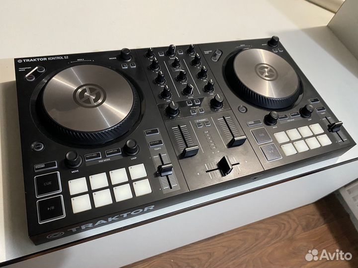 Dj контроллер traktor kontrol s2 mk3 (в идеале)