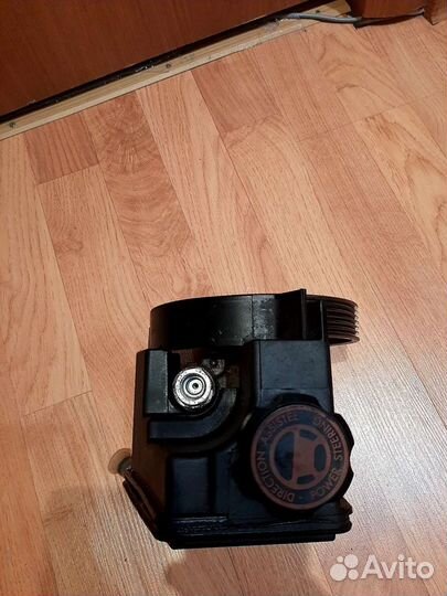 Насос Гур с бачком