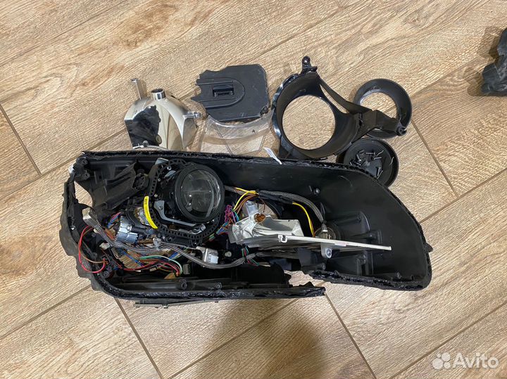 Фара ксенон правый шкода октавия а7