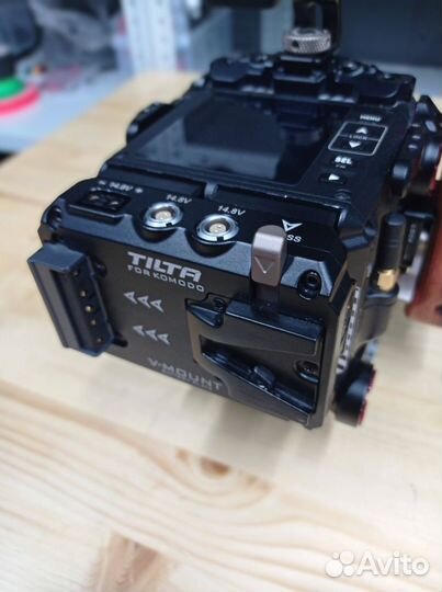 RED komodo 6K + tilta cage