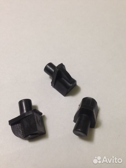 Полкодержатель пластиковый