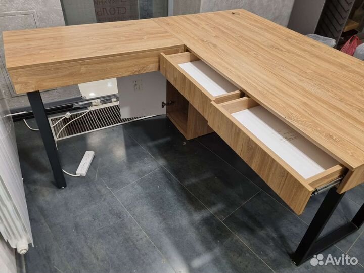 Стол лофт офисный