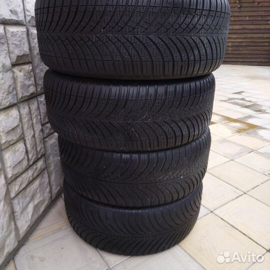 Goodyear Vector 4Seasons 255/55 R17