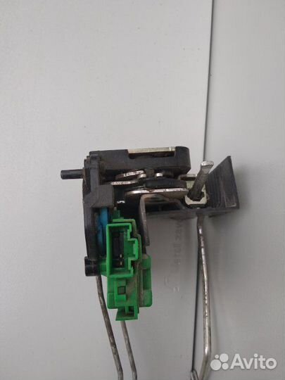 Замок двери задний правый Hyundai Solaris седан