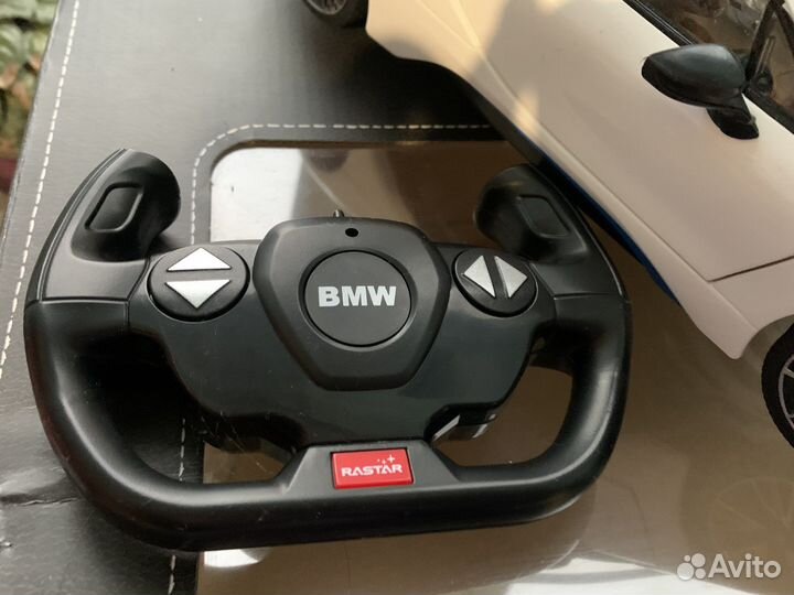 Машинка на радиоуправлении bmw i8