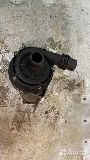 Дополнительный насос Mercedes-Benz C-Class W205