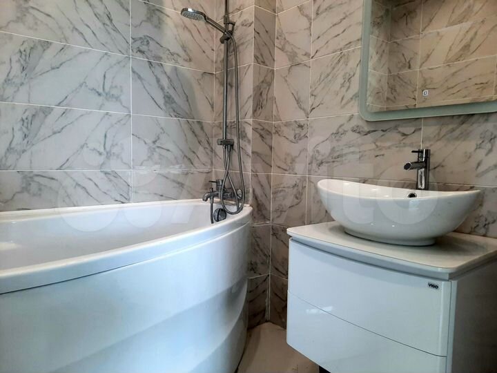 2-к. квартира, 60 м², 13/17 эт.