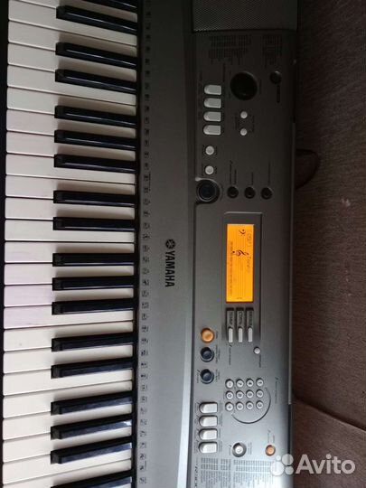 Синтезатор yamaha psr R300