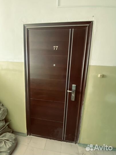 Дверь входная б/у железная