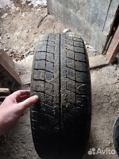 Bridgestone Blizzak Revo2 215/60 R16