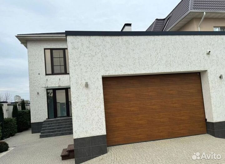 Секционные ворота